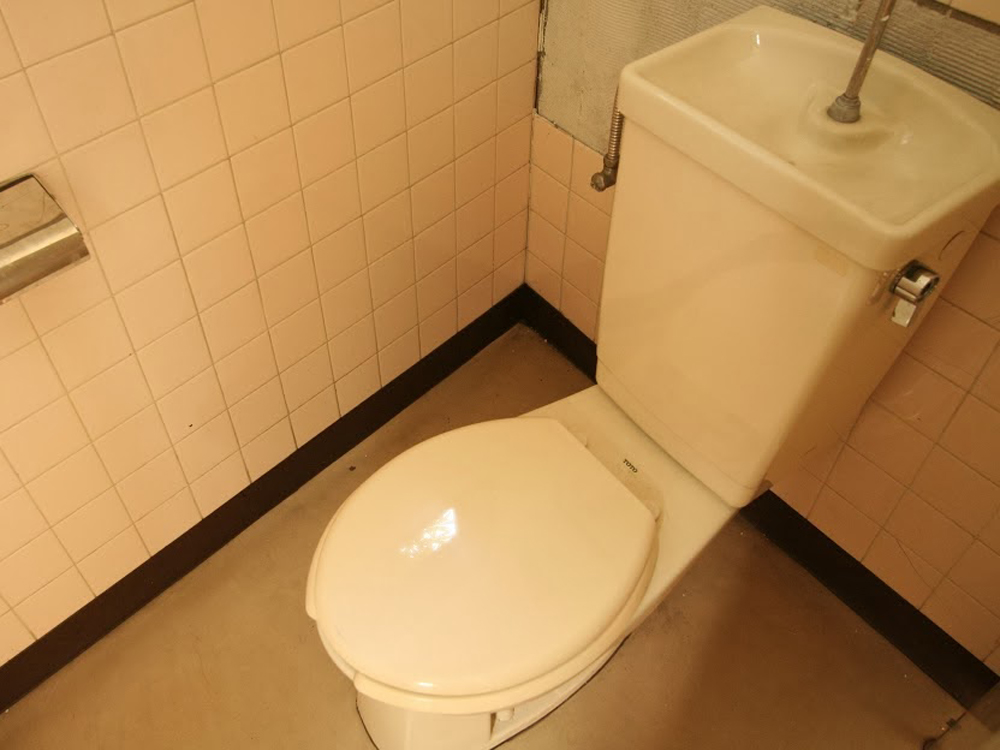 トイレ4箇所（女性専用2箇所）。